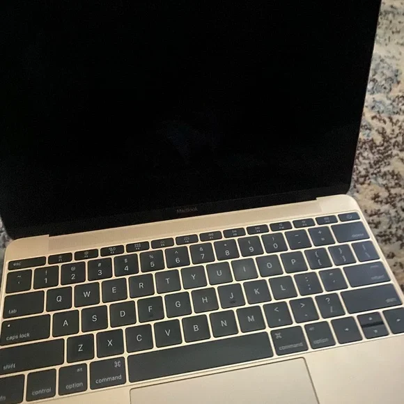 Mac book 12 inch 2016 rose gold